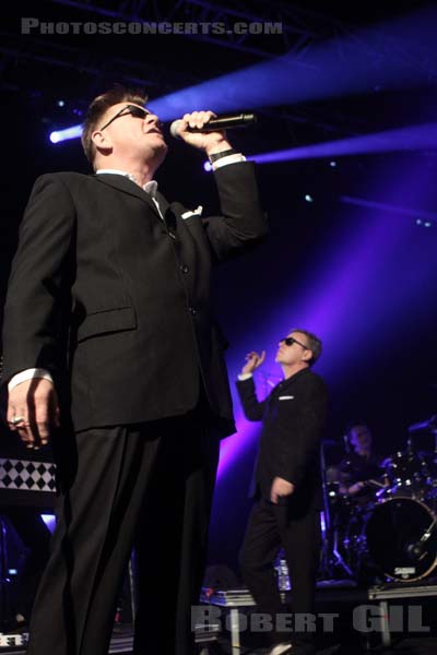 MADNESS - 2013-03-11 - PARIS - Le Trianon - Graham McPherson - Cathal Joseph Patrick Smyth - Daniel Mark Woodgate